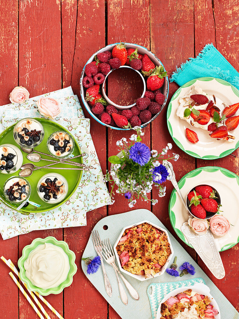 Fruits, berries, summer, countryside, flowers, cakes, dessert, cream