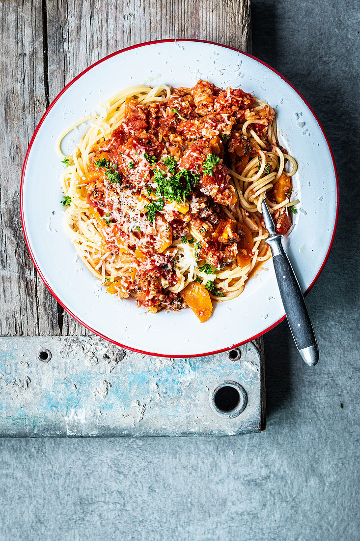 Spaghetti mit vegetarischer Blumenkohl-Bolognese