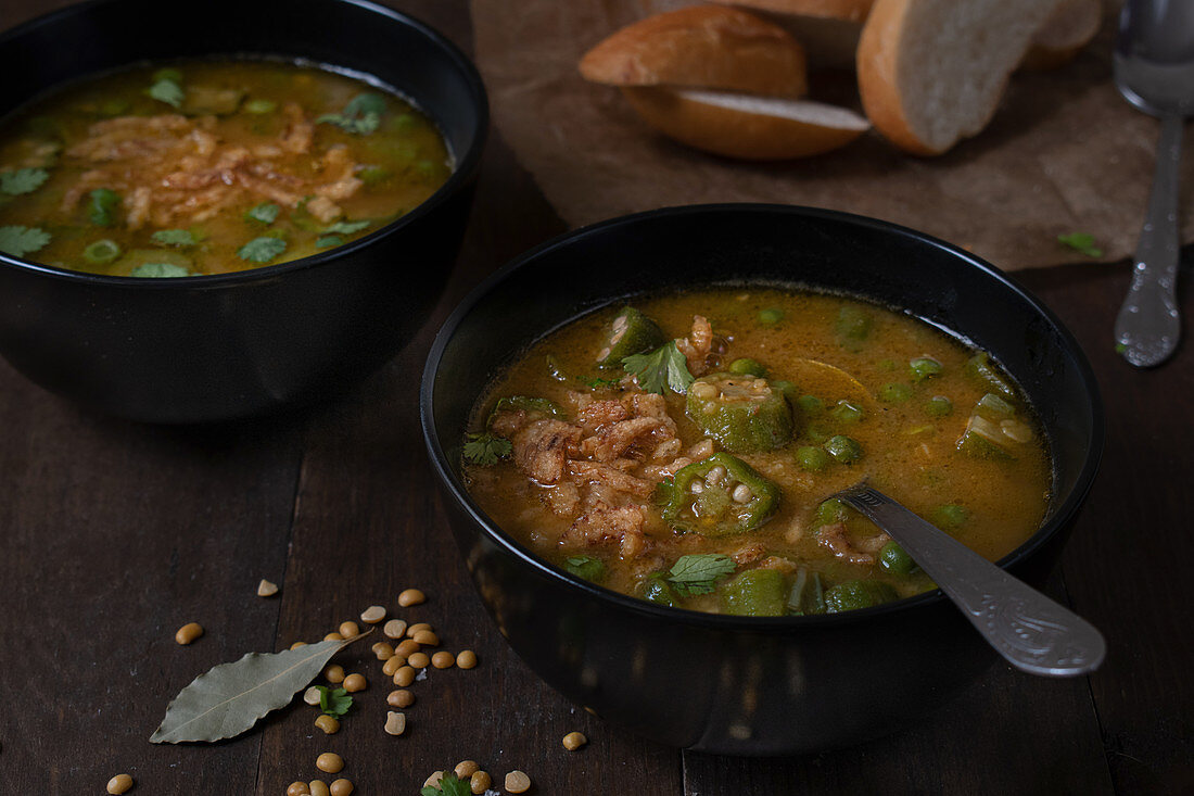 Linsen-Okra-Suppe