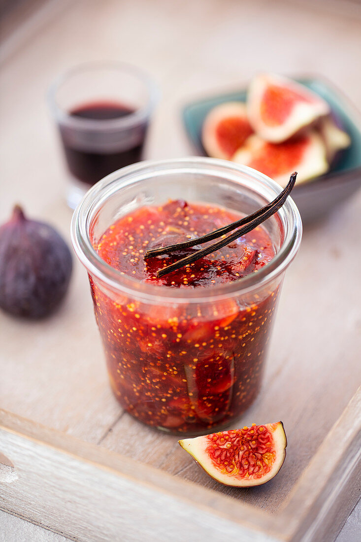 Fig jam with vanilla and red port wine