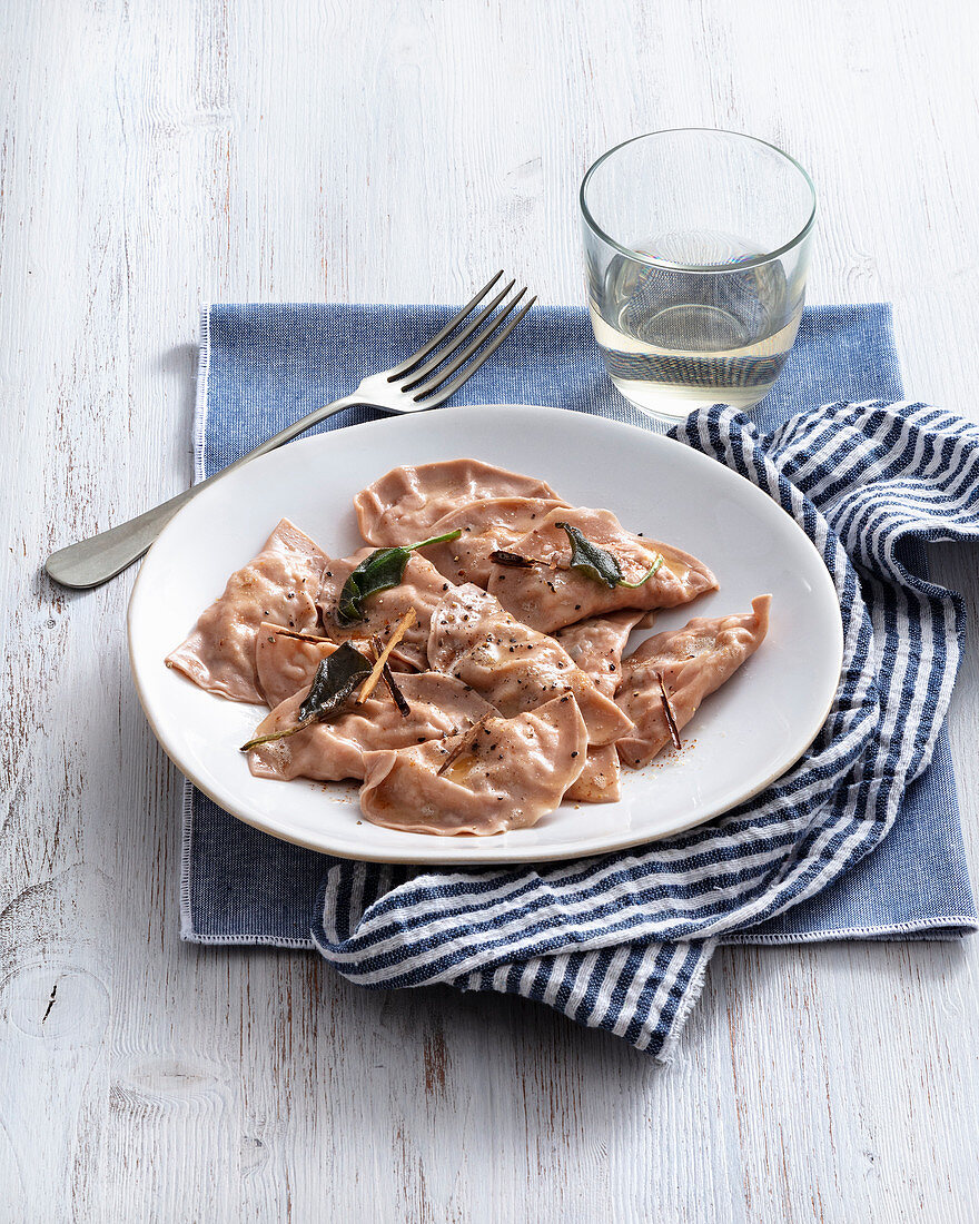 Maronen-Ravioli mit Ricotta-Fleisch-Füllung