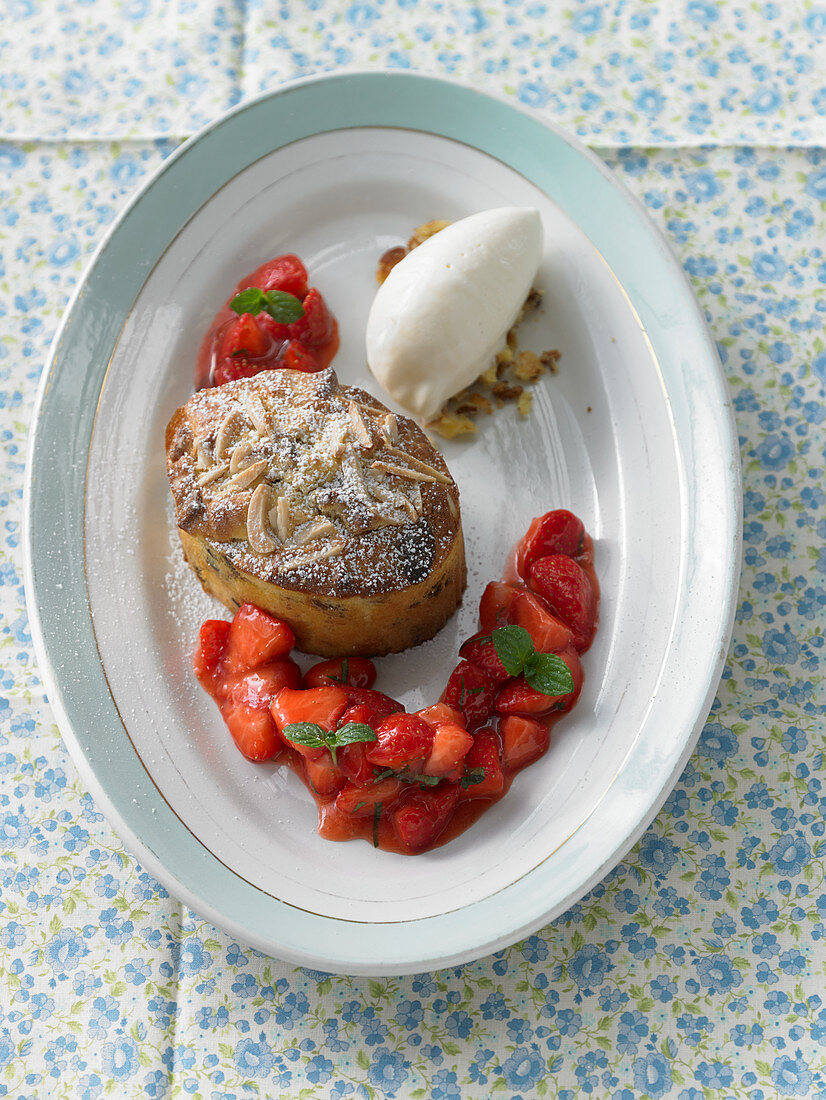 Colomba tart with ice cream and strawberries