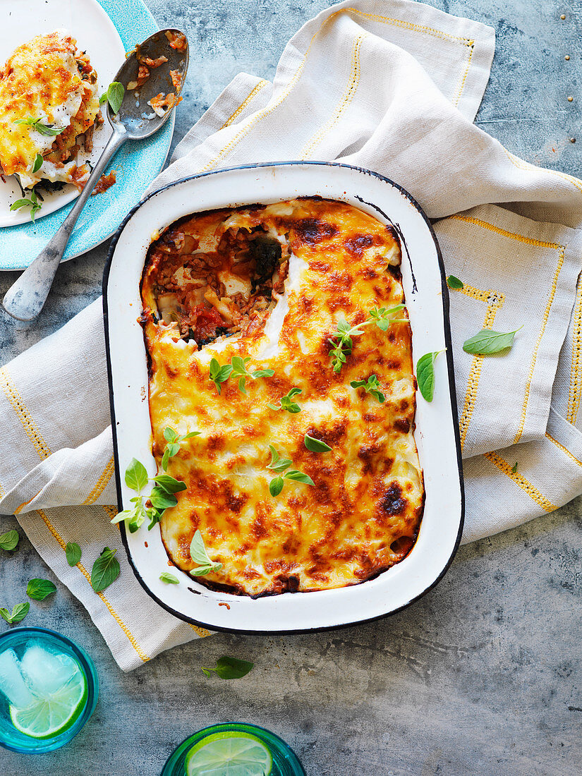 Schweinefleisch-Kalbfleisch-Lasagne mit Spinat