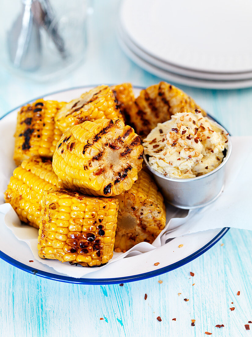 Grilled corn with herb butter and chiliflakes