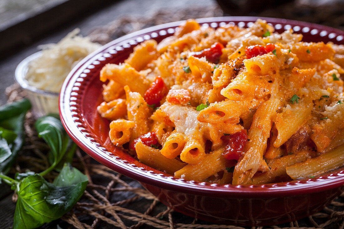 Penne mit Paprika und Käse