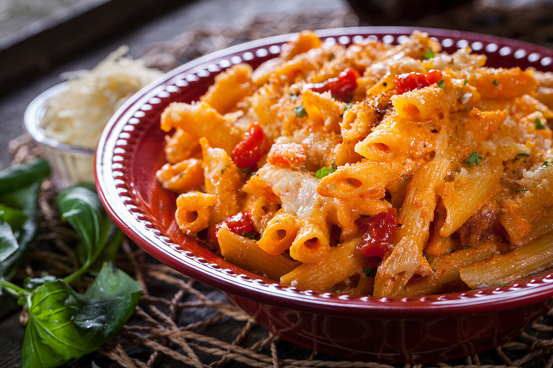 Penne pasta with pepper and cheese