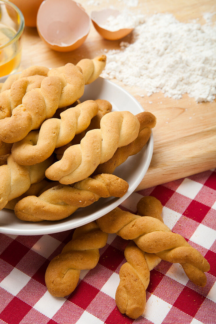 Koulouraki – Greek biscuits