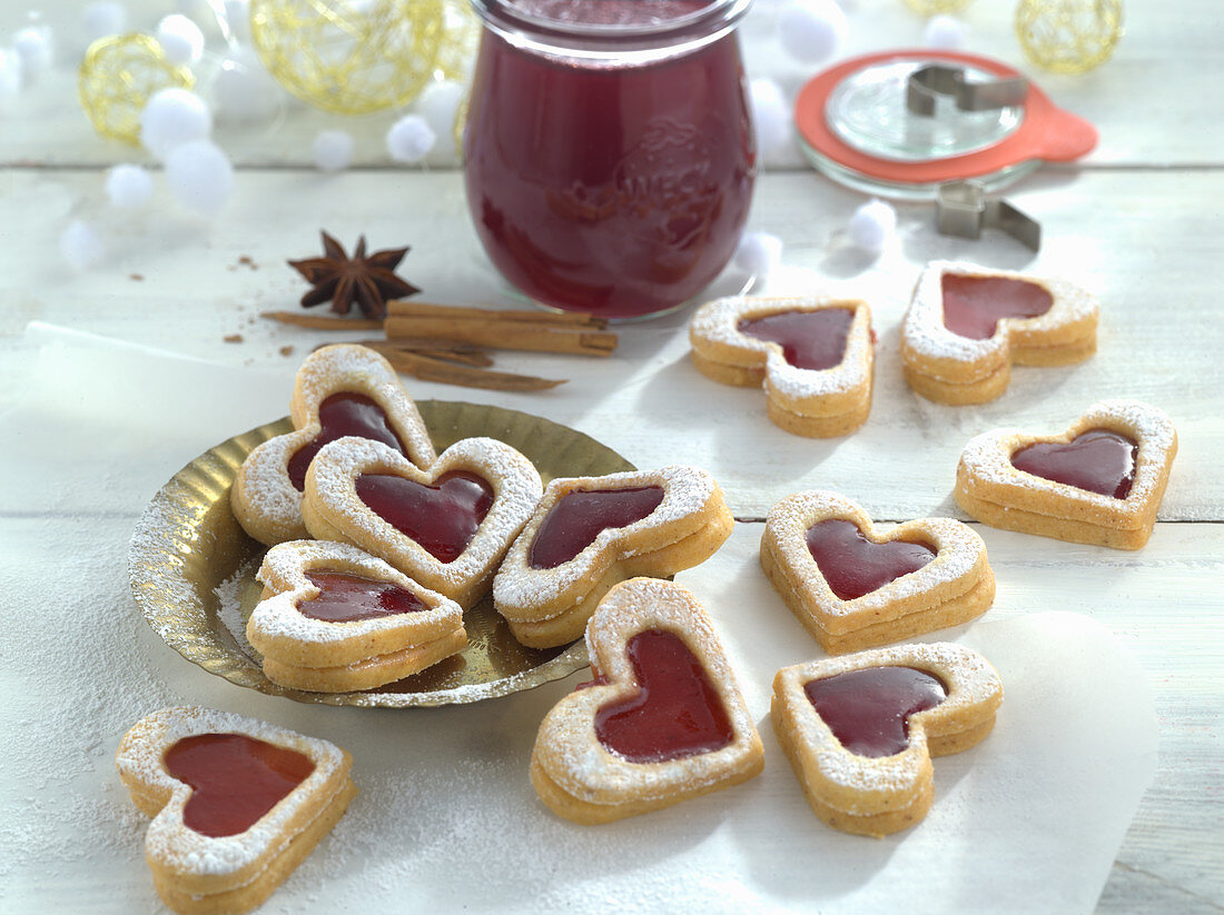 Anis biscuits with mulled wine