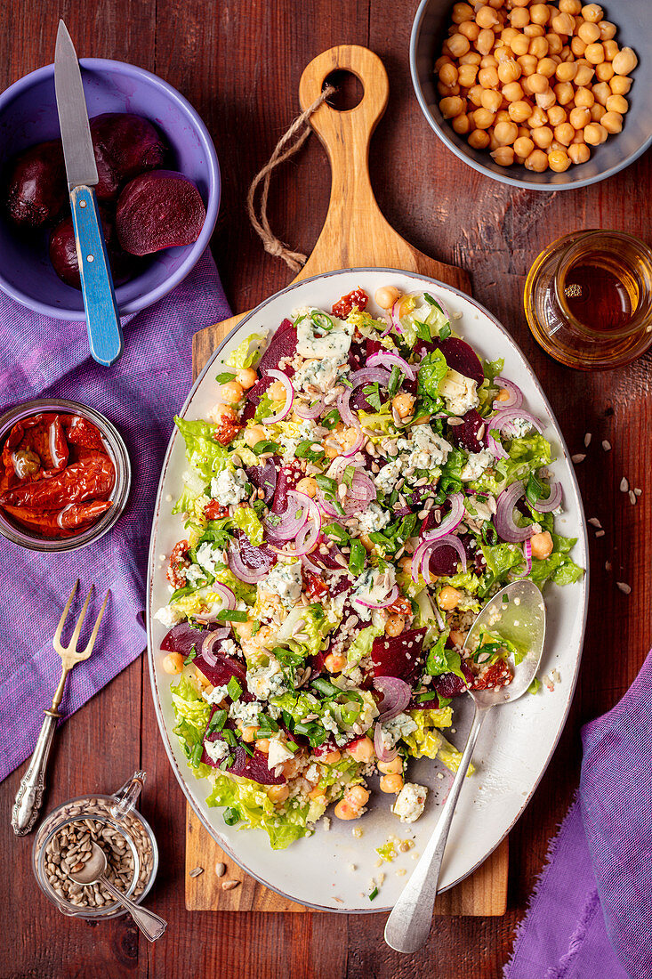 Salat mit Kichererbsen, Rote Bete und Gorgonzola