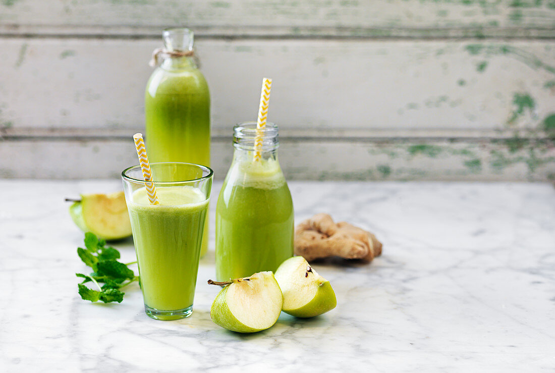 Green smoothie with ginger