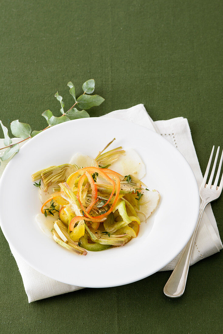 Artischockensalat mit Paprika und Topinambur