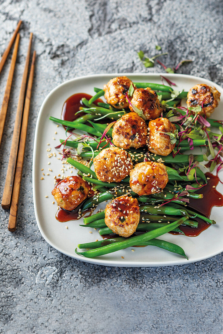 Asian chicken meatballs with green beans
