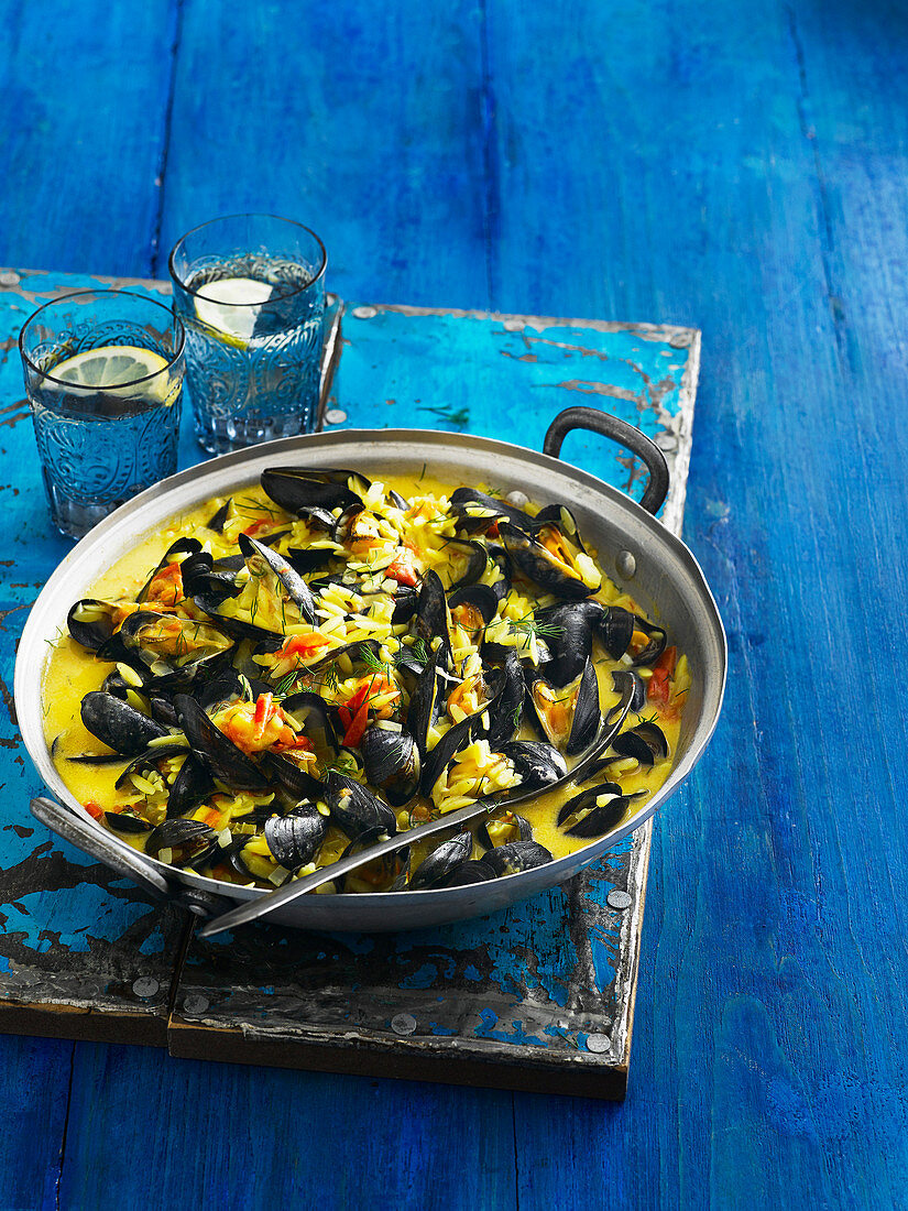 Mussles in saffron sauce