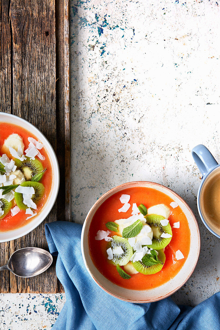 Smoothie Bowl mit Kiwi