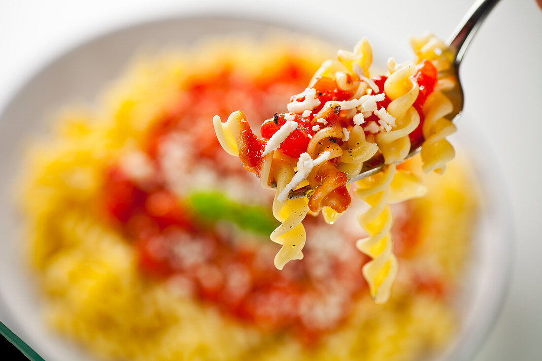 Fusilli with tomatoe sauce and parmesan
