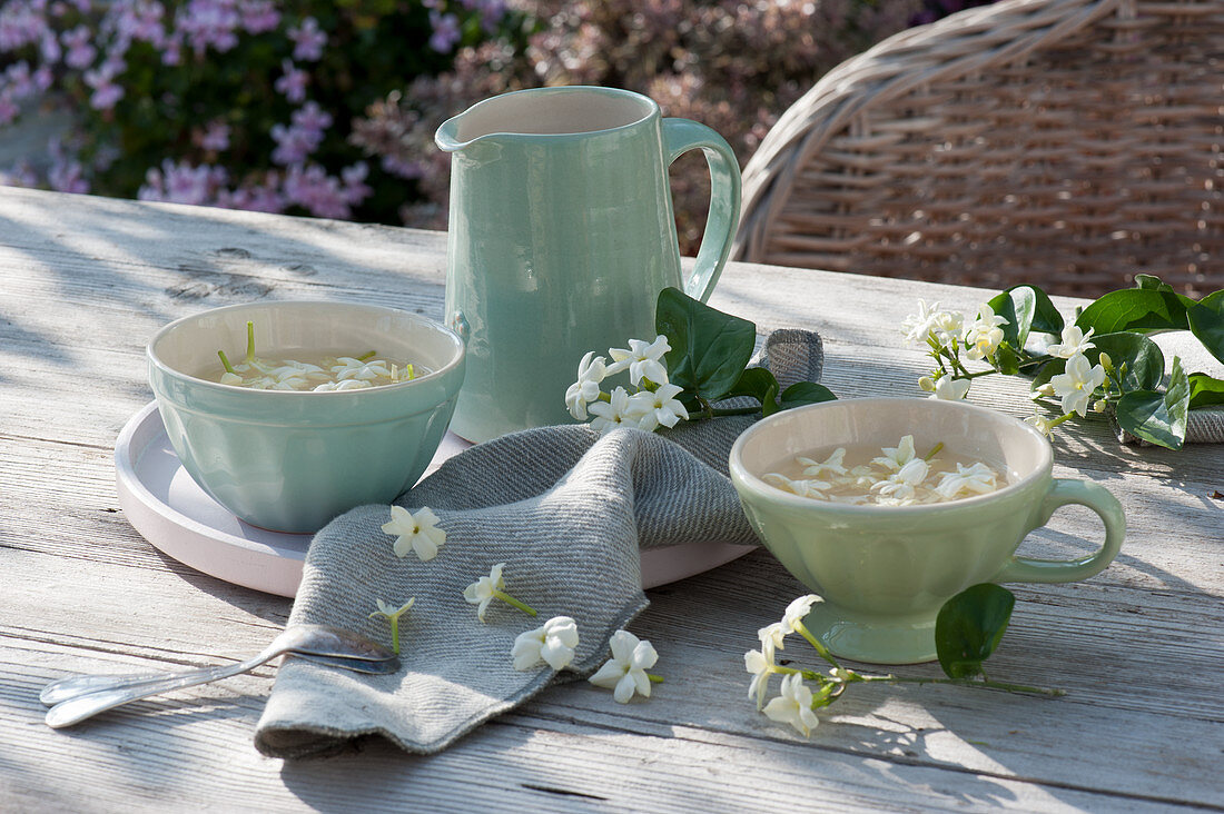 Jasmine blossom tea