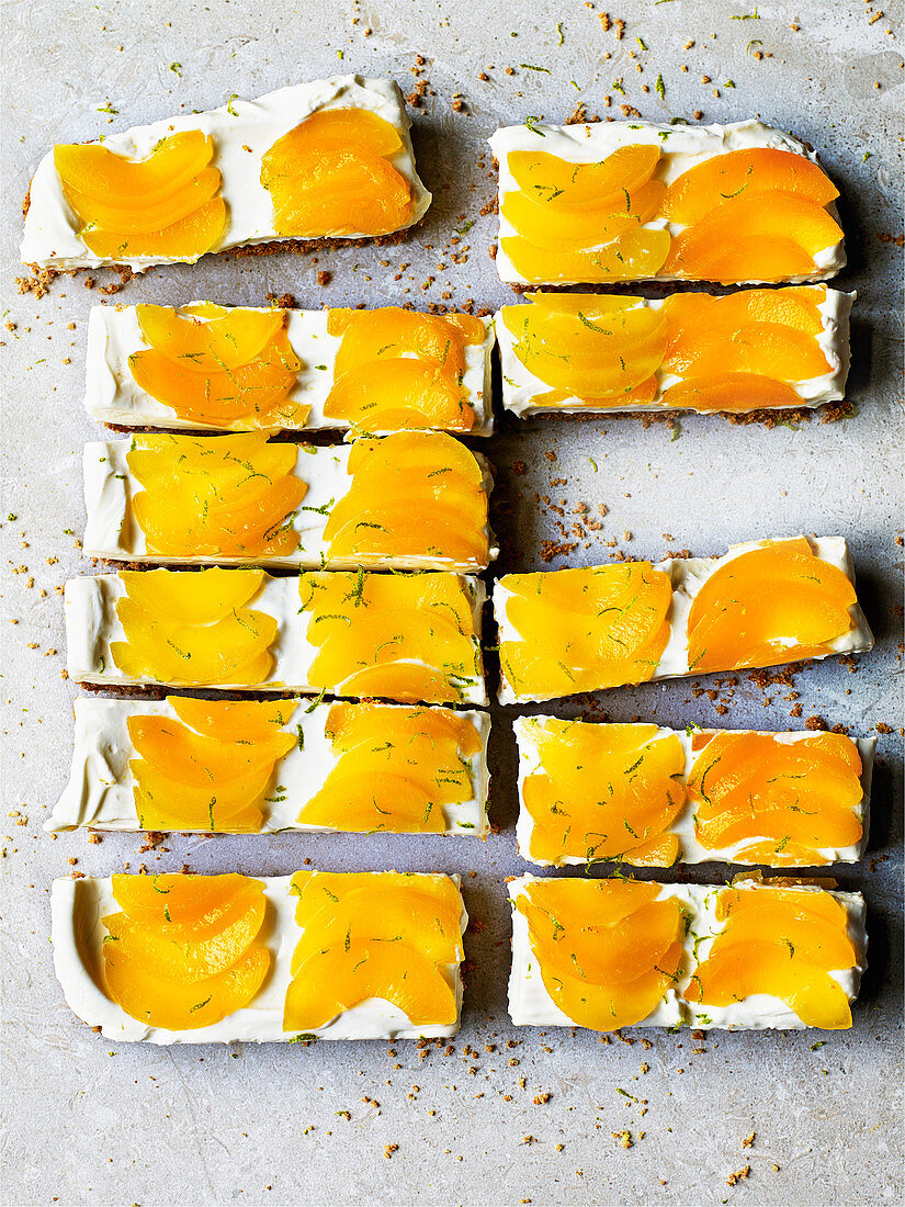 Apricot cheesecake bars