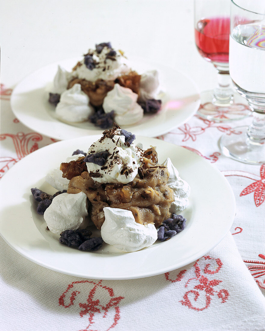 Maronen-Schokoladen-Creme mit Baisers und Marron glacé