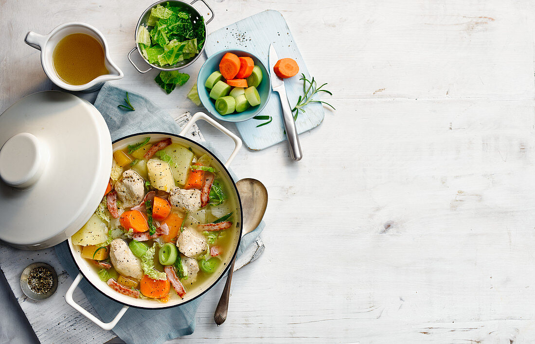 Chicken stew with root vegetable