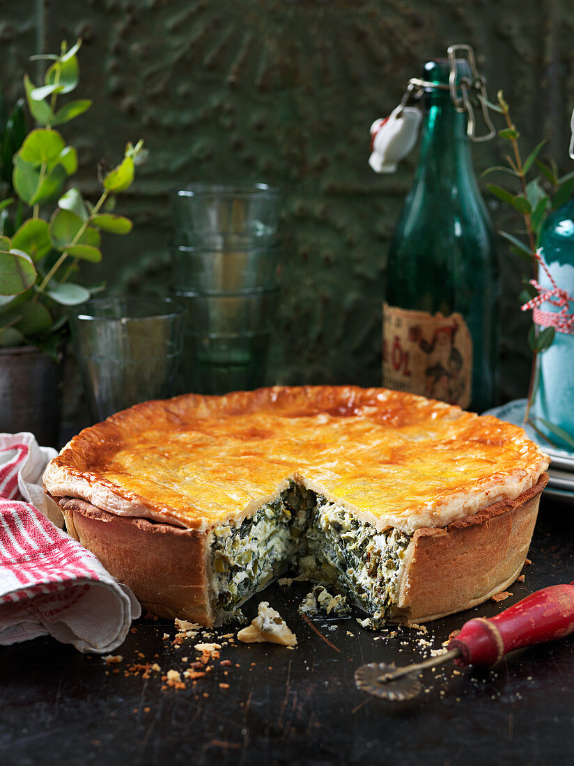 Vegeterian christmas pie with spinach