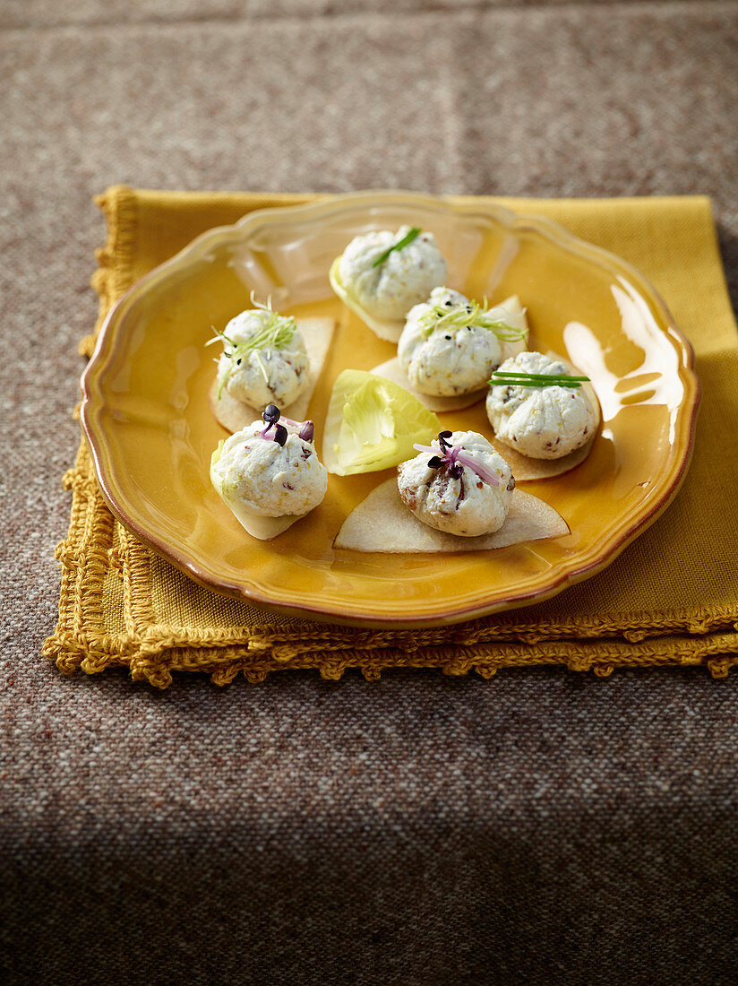 Ricottabällchen mit Parmesan und Senf