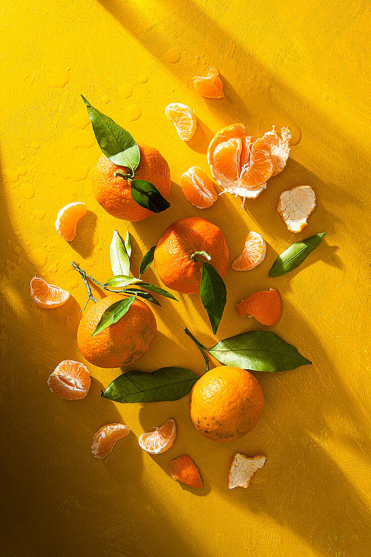 Mandarins with leaves