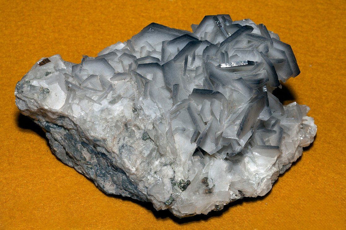 Calcite bladed crystals