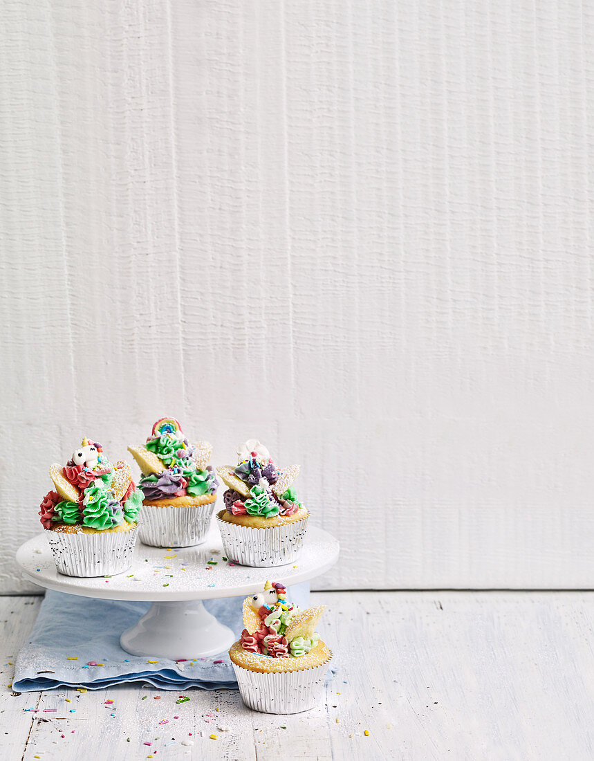 Cupcakes mit Rainbow-Buttercreme