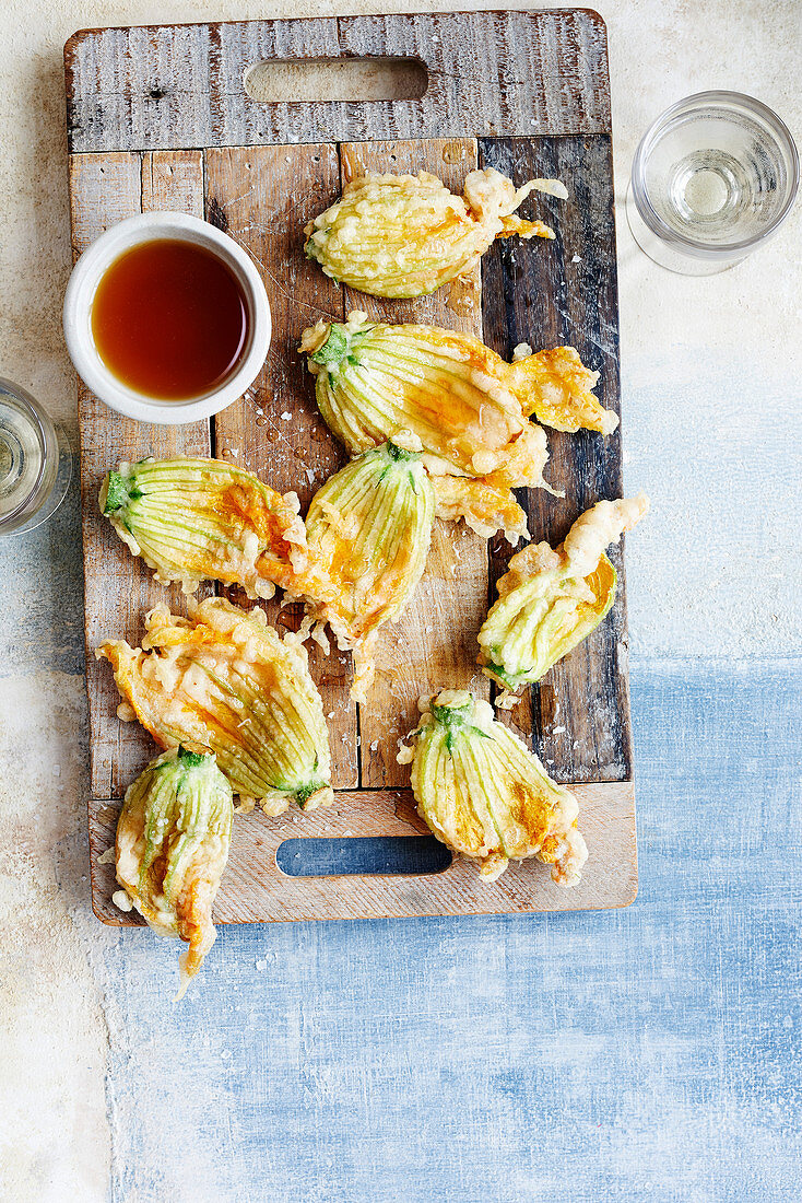 Frittierte Zucchiniblüten