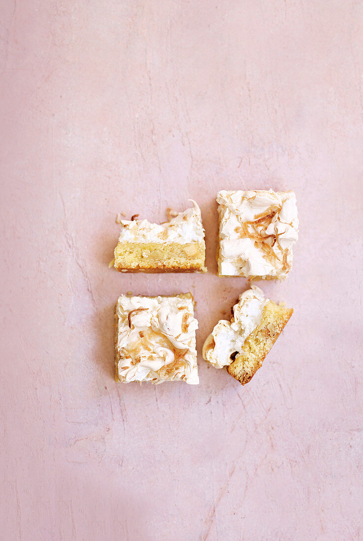 Blondies mit Zitronenbaiser