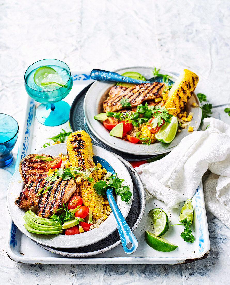 Burrito Bowl mit Honig-Chipotle-Hähnchen und Avocado