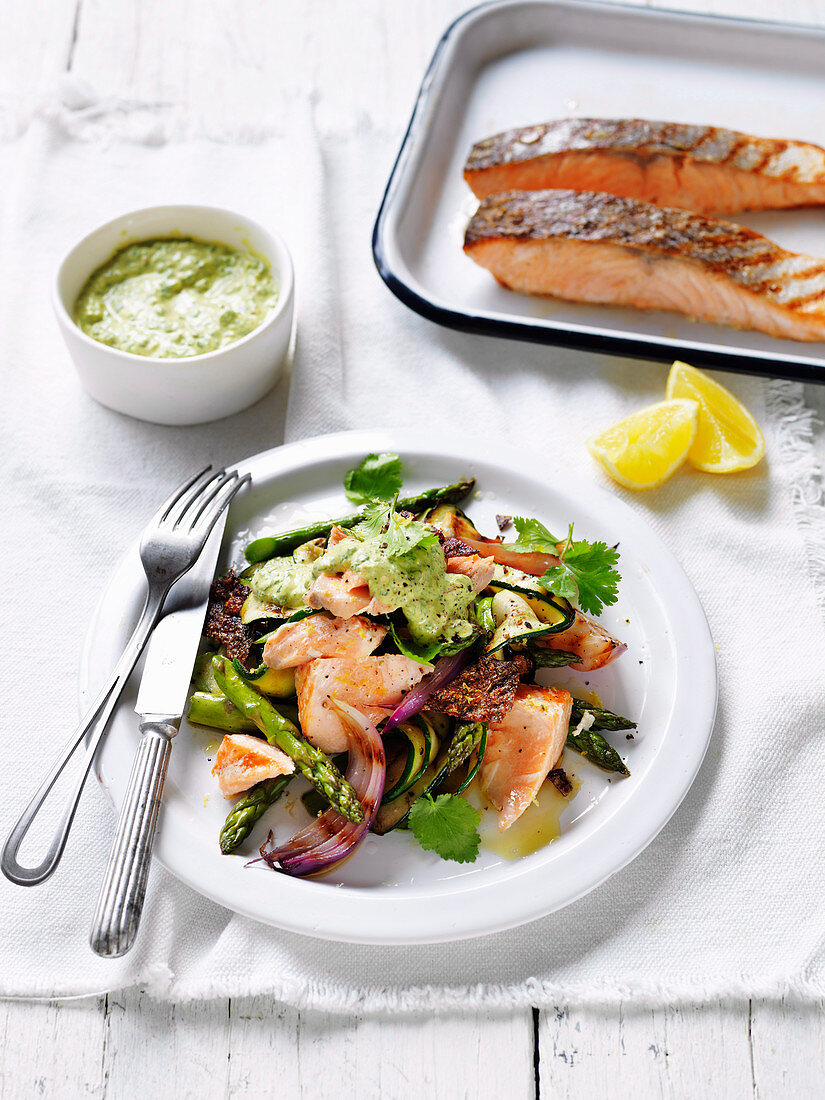 Gegrillter Lachs mit Chermoula-Sauce