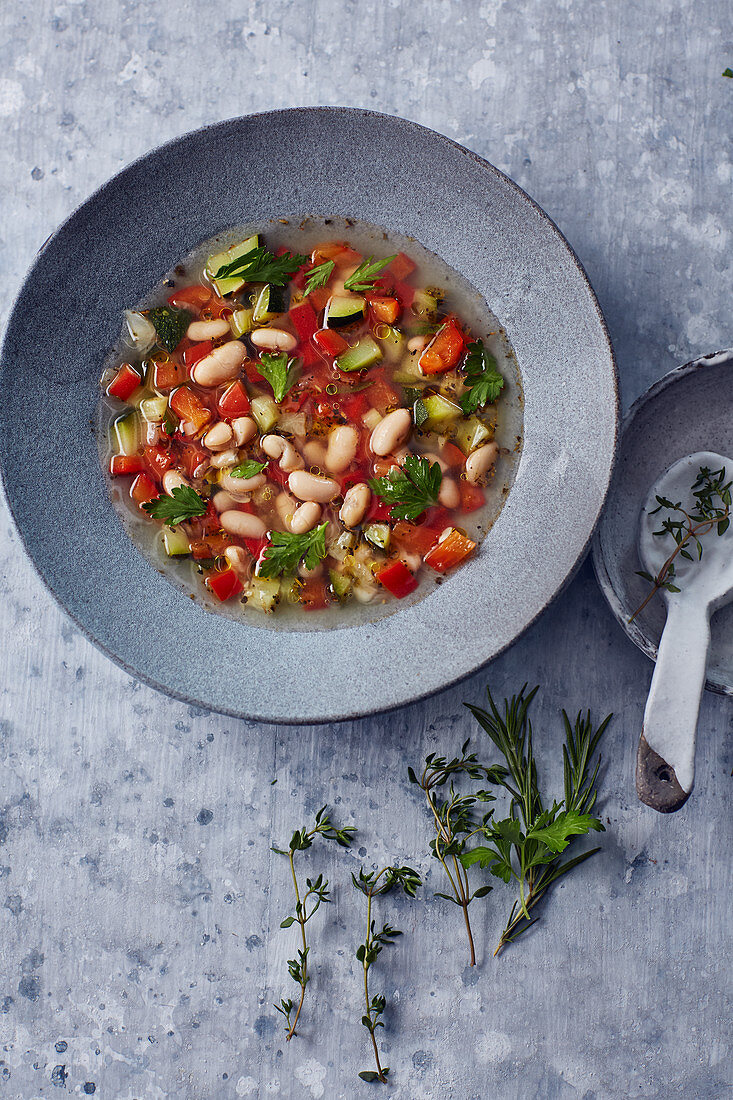 Vegan minestrone with white beans