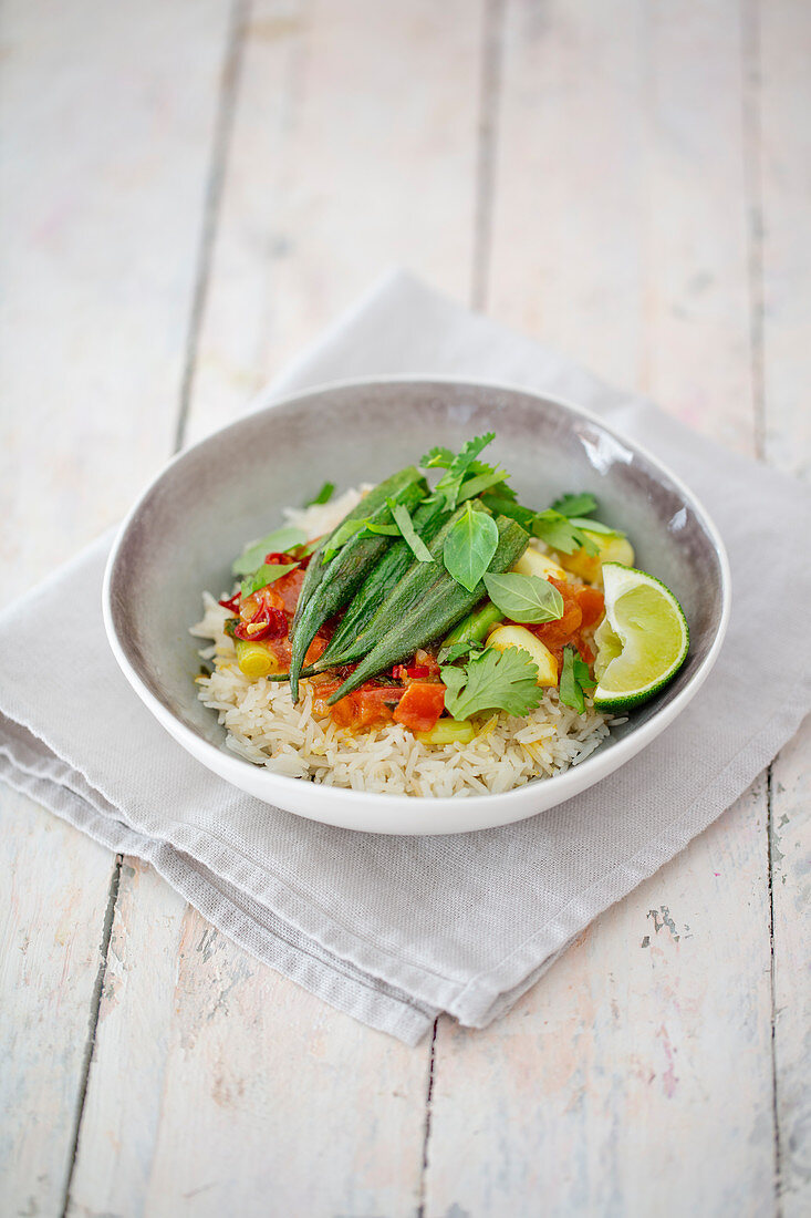 Okras in a curry tomato sauce with basmati rice