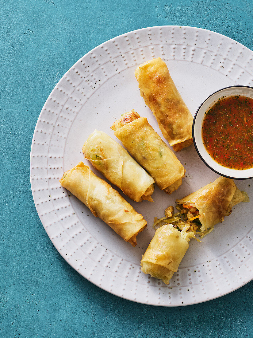 Thai spring rolls filled with chicken