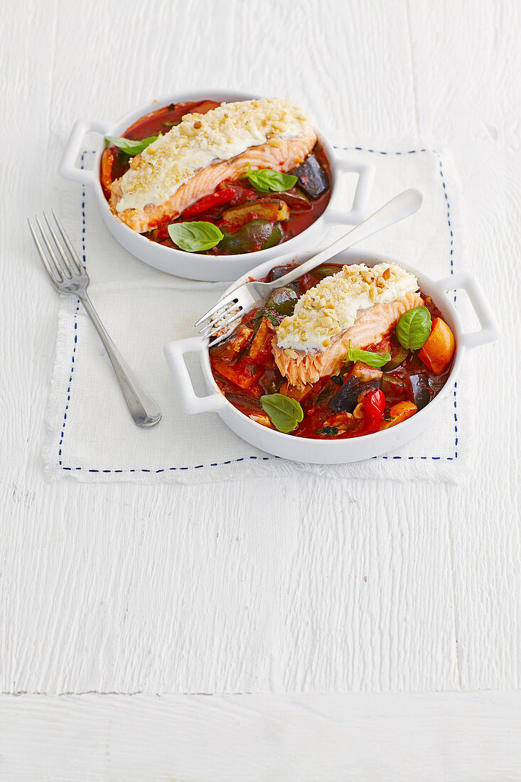 Lachs mit Frischkäsehaube auf Ratatouille