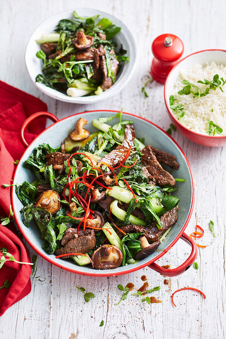 Hoisin-Rindfleischpfanne mit Shiitake (Asien)