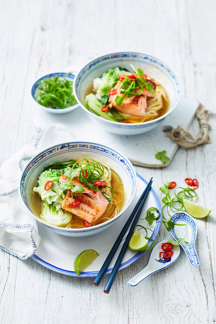 Miso-Hotpot mit Meerforelle