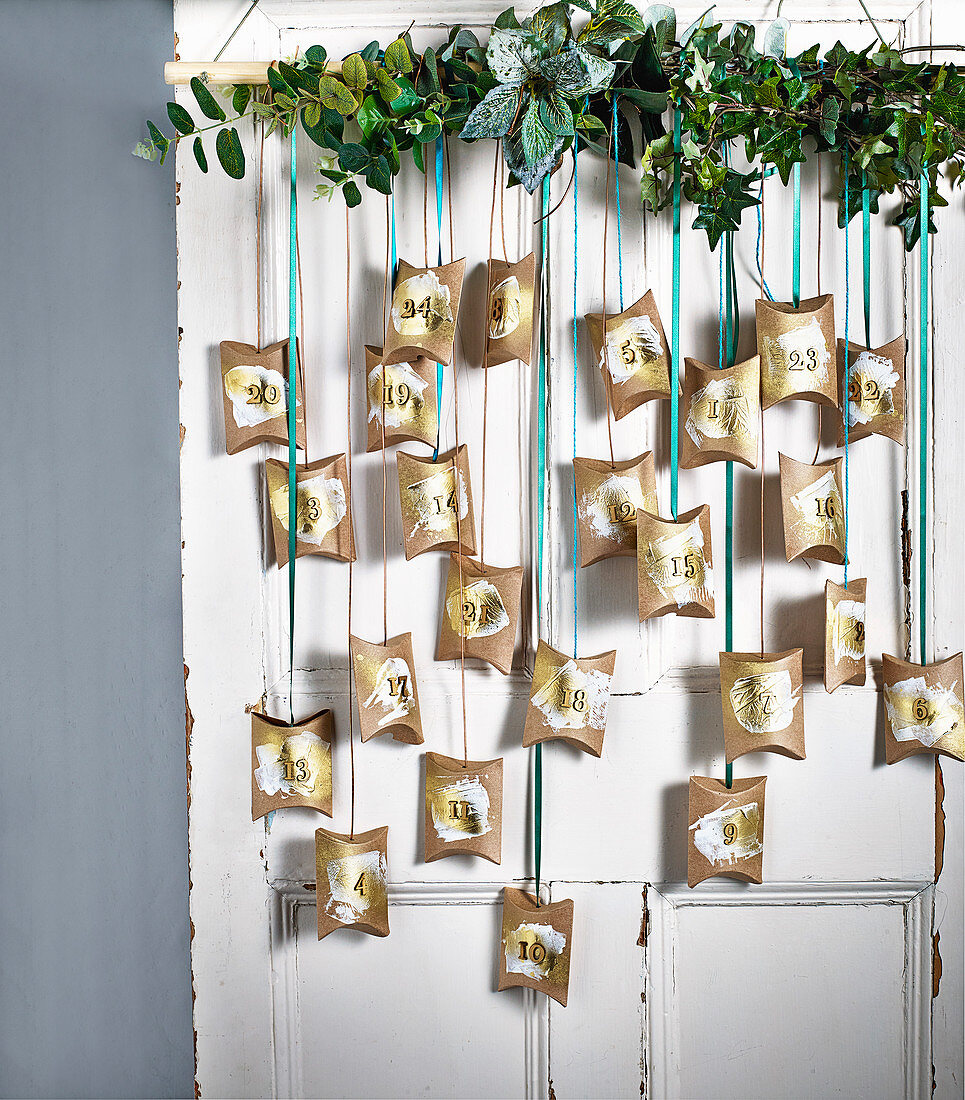 DIY Advent Calendar with brown pillow boxes