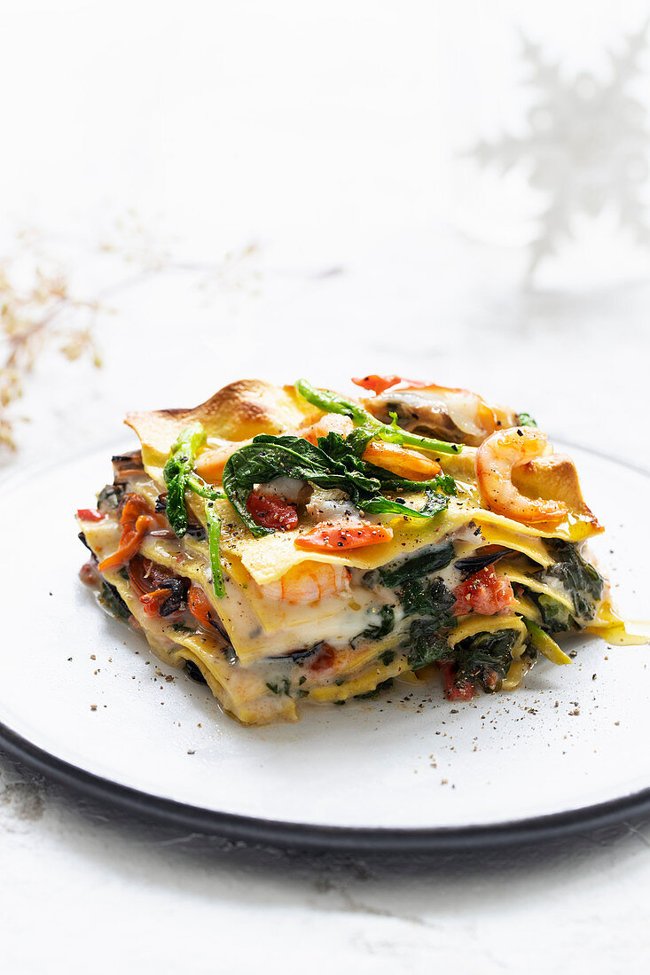 Lasagne mit Stängelkohl und Meeresfrüchten