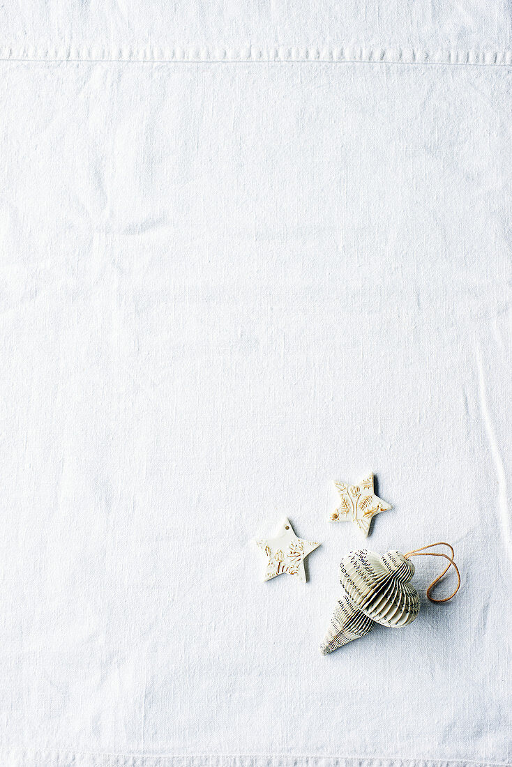 Decorations and stars on a white tablecloth