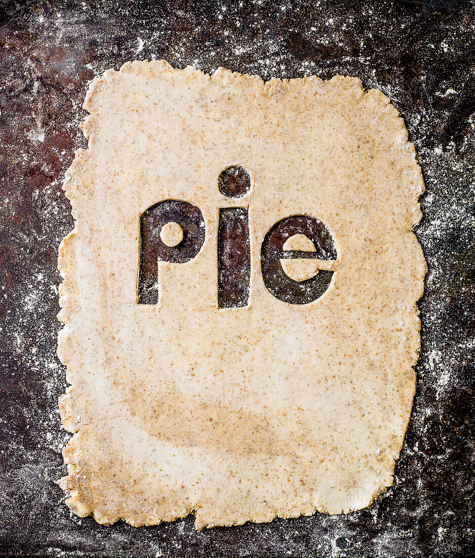 Das Wort 'Pie' ausgestochen aus Teigplatte