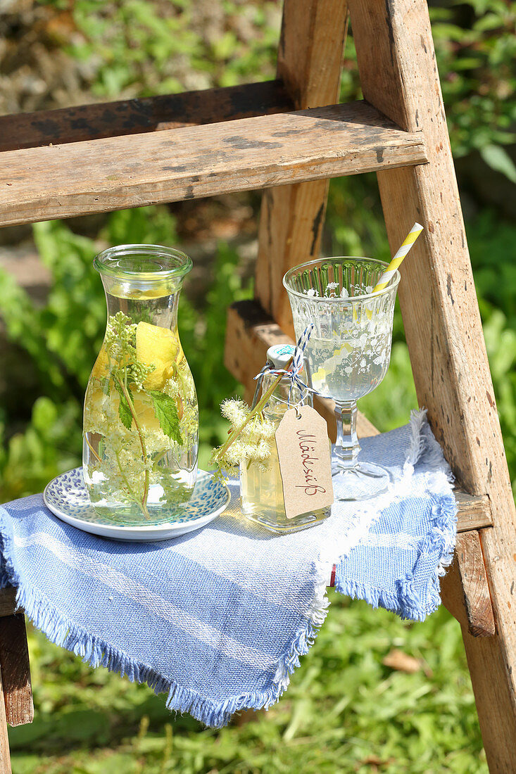Meadowsweet water and syrup for treating headaches