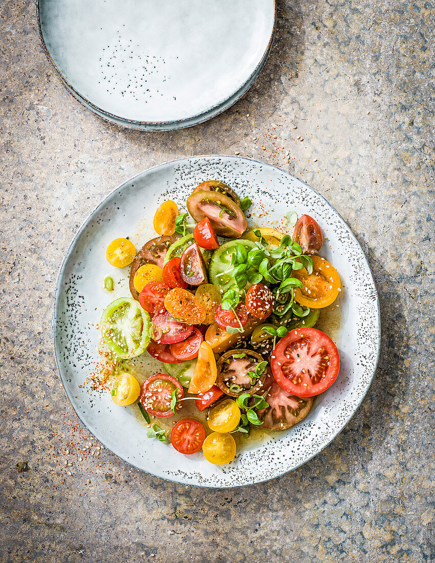 Asiatischer Tomatensalat mit Fischsauce-Vinaigrette