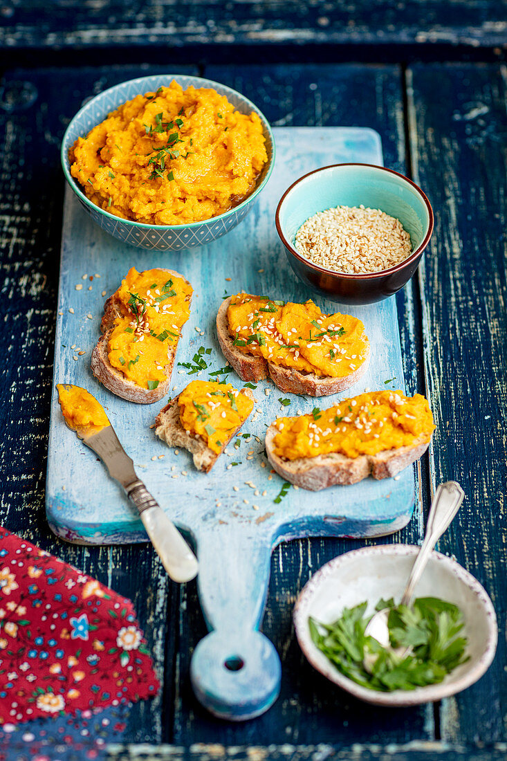 Baked pumpkin and lentils spread