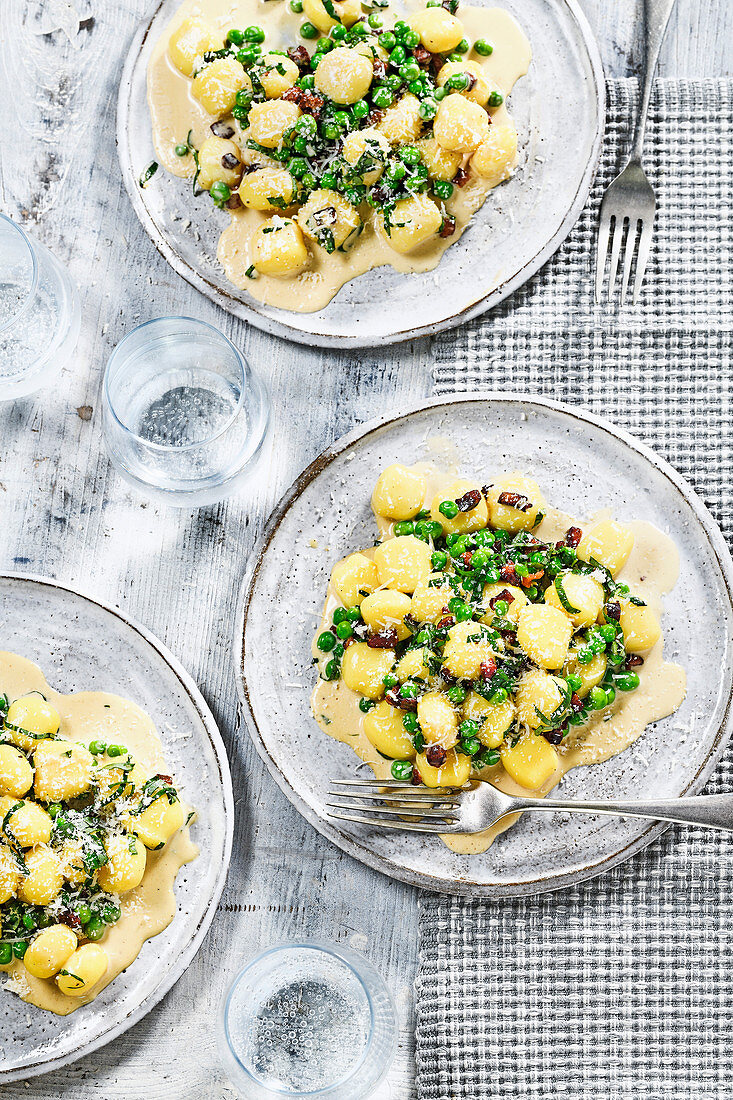 Gnocchi with peas and pancetta