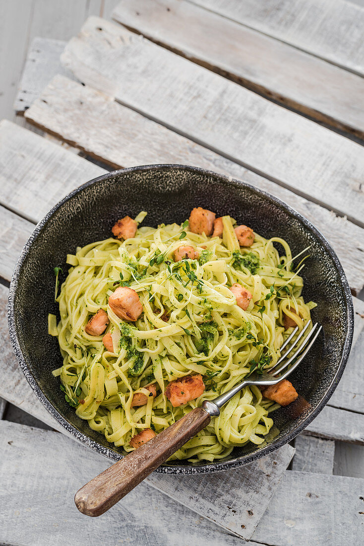 Tagliatelle with diced salmon