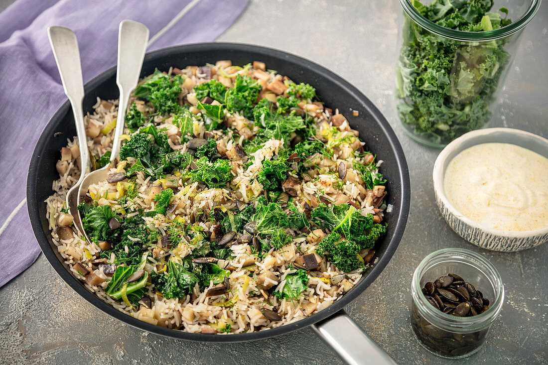 Rice with aubergine and kale