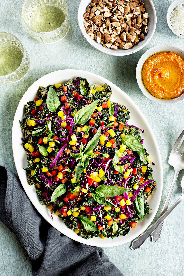 Kale salad with bell peppers and basil