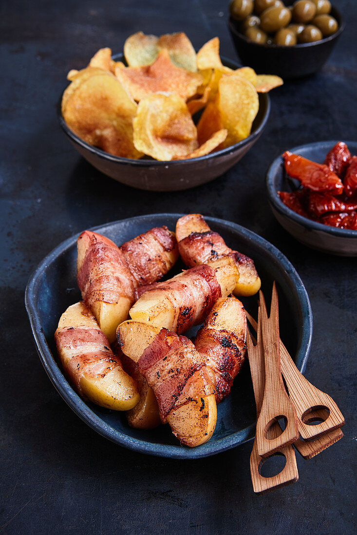 Speckäpfel und Kartoffelchips